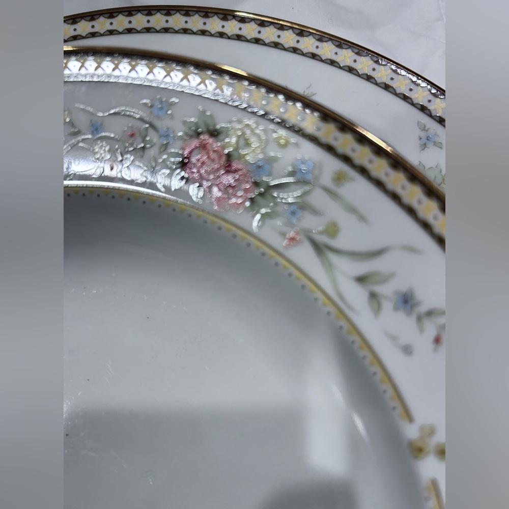 Mikasa dinner set desert plates bowls and seving bowls, no cracks or chips